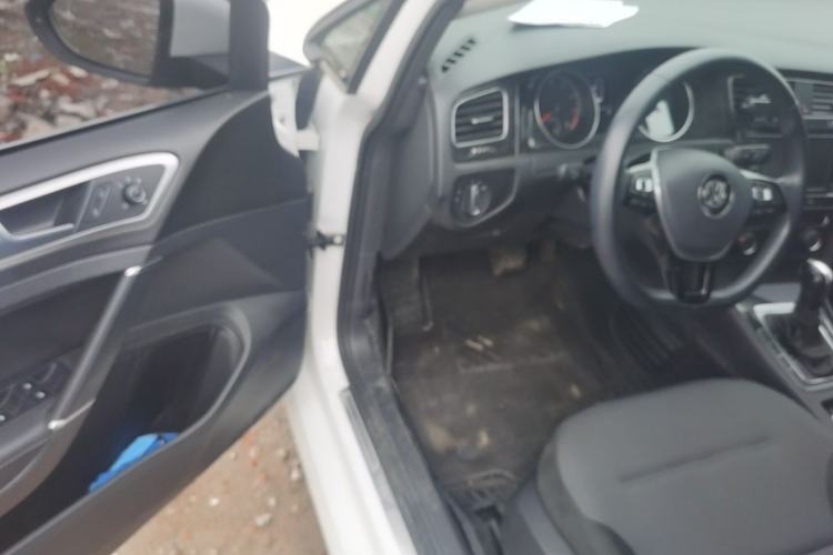 Used Volkswagen Golf 2018 1.6L Automatic Comfort Model Interior 3