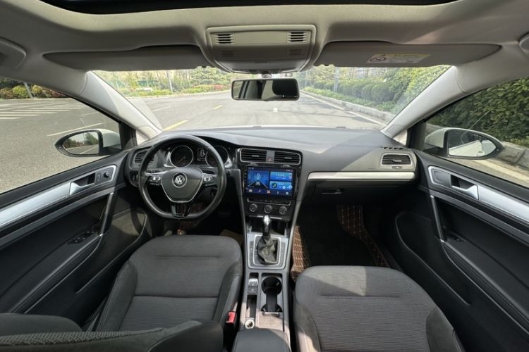 Used Volkswagen Golf 2018 230TSI Automatic Comfort Model Interior 3