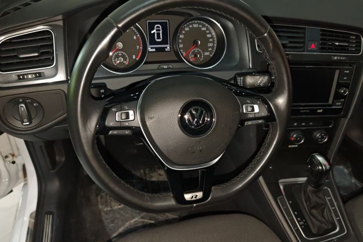 Used Volkswagen Golf 2018 1.6L Automatic Comfort Model Interior 3