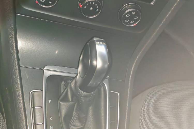 Used Volkswagen Golf 2018 230TSI Automatic Comfort Model Interior 3