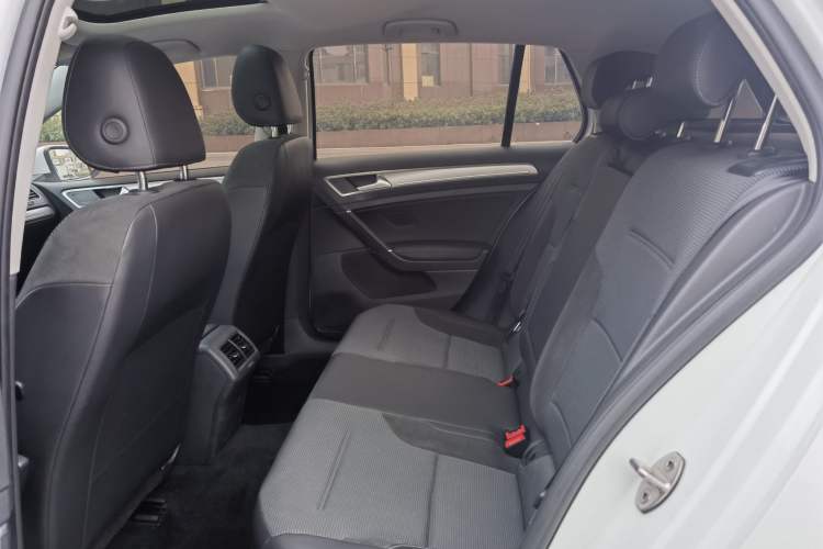 Used Volkswagen Golf 2018 230TSI Automatic Comfort Model Interior 3