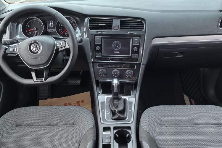 Used Volkswagen Golf 2018 1.6L Automatic Comfort Model Interior 4