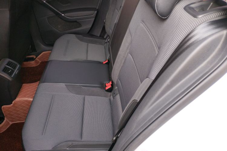 Used Volkswagen Golf 2018 230TSI Automatic Comfort Model Interior 4