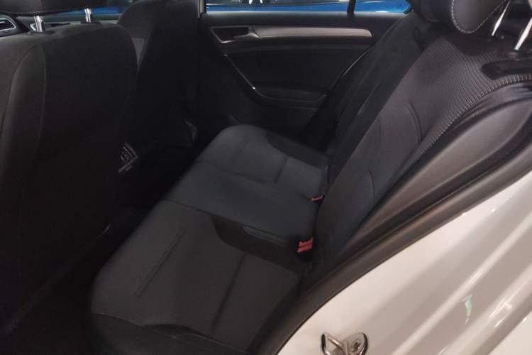 Used Volkswagen Golf 2018 1.6L Automatic Comfort Model Interior 4