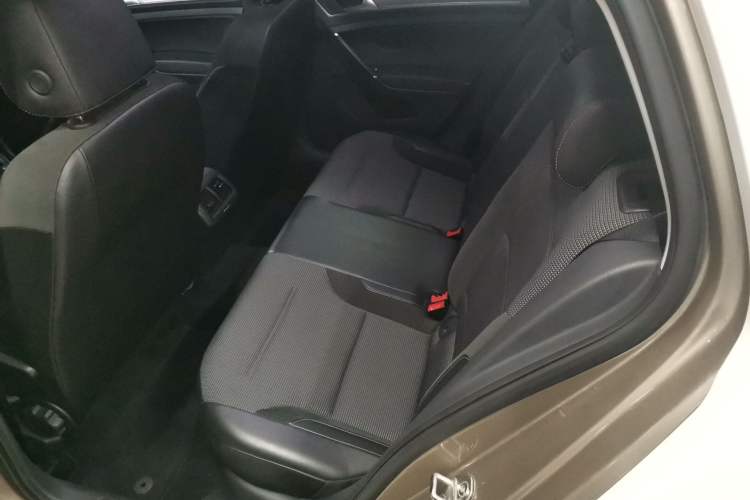 Used Volkswagen Golf 2018 230TSI Automatic Comfort Model Interior 4