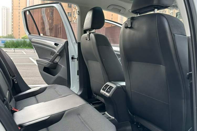 Used Volkswagen Golf 2018 230TSI Automatic Comfort Model Interior 7
