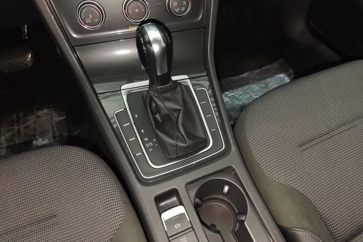 Used Volkswagen Golf 2018 1.6L Automatic Comfort Model Interior 9