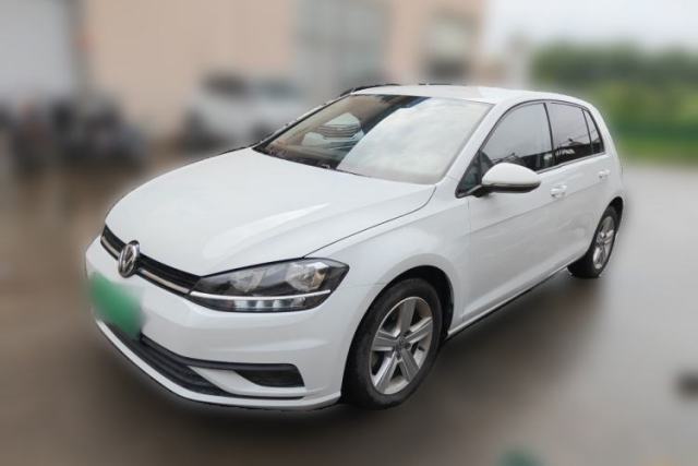 Ojetý Volkswagen Golf 2018 1.6L Automatic Fashion Model
