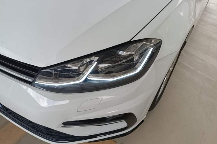 Used Volkswagen Golf 2018 230TSI Automatic Comfort Model Left Front Headlight