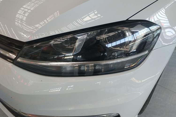 Used Volkswagen Golf 2018 230TSI Automatic Luxury Version Left Front Headlight
