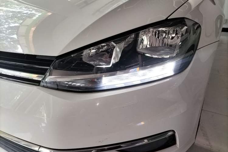 Used Volkswagen Golf 2018 1.6L Automatic Comfort Model Left Front Headlight