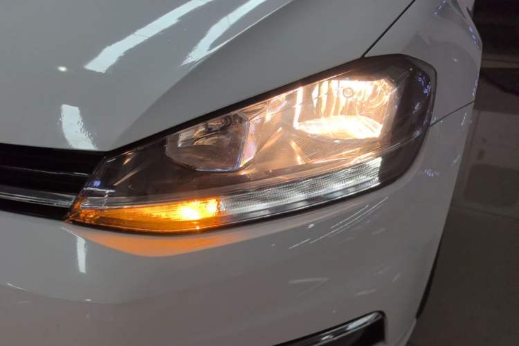 Used Volkswagen Golf 2018 1.6L Automatic Comfort Model Left Front Headlight
