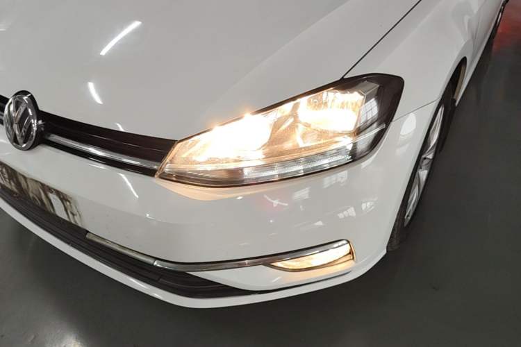 Used Volkswagen Golf 2018 1.6L Automatic Comfort Model Left Front Headlight