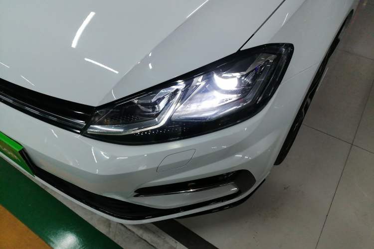 Used Volkswagen Golf 2018 280TSI Automatic R-Line Model Left Front Headlight
