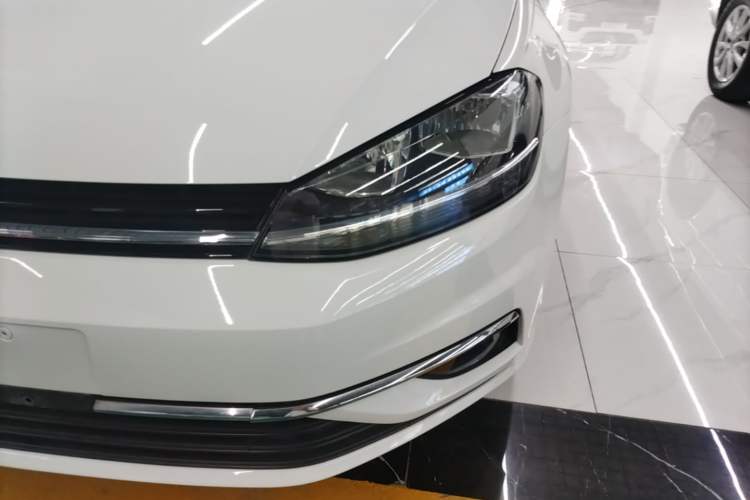 Used Volkswagen Golf 2018 1.6L Automatic Comfort Model Left Front Headlight