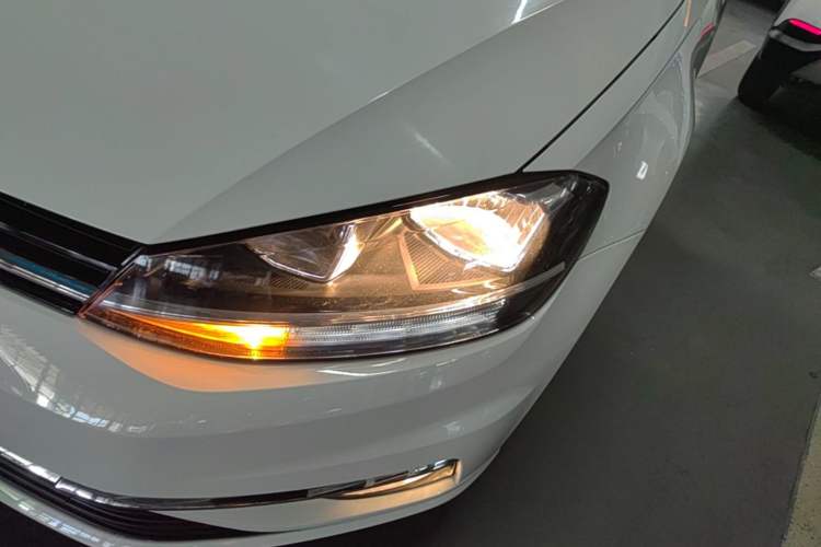 Used Volkswagen Golf 2018 230TSI Automatic Comfort Model Left Front Headlight