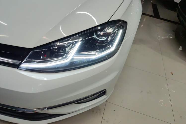 Used Volkswagen Golf 2018 230TSI Automatic Luxury Version Left Front Headlight