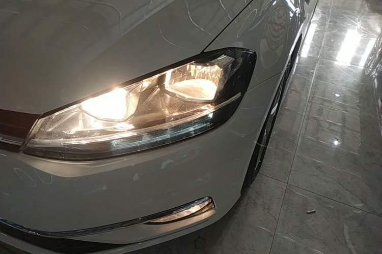 Used Volkswagen Golf 2018 1.6L Automatic Comfort Model Left Front Headlight