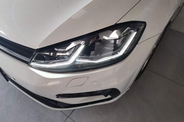 Used Volkswagen Golf 2018 230TSI Automatic Comfort Model Left Front Headlight