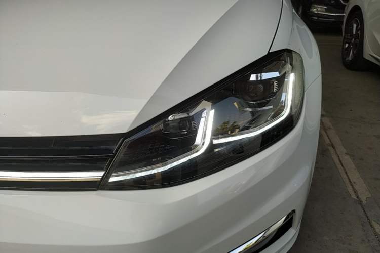 Used Volkswagen Golf 2018 230TSI Automatic Comfort Model Left Front Headlight