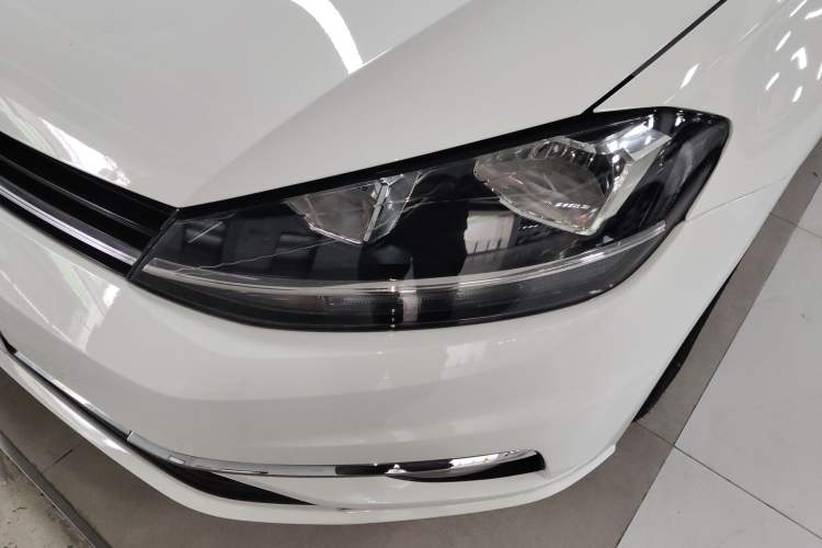 Used Volkswagen Golf 2018 1.6L Automatic Comfort Model Left Front Headlight