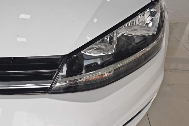 Used Volkswagen Golf 2018 230TSI Automatic Comfort Model Left Front Headlight