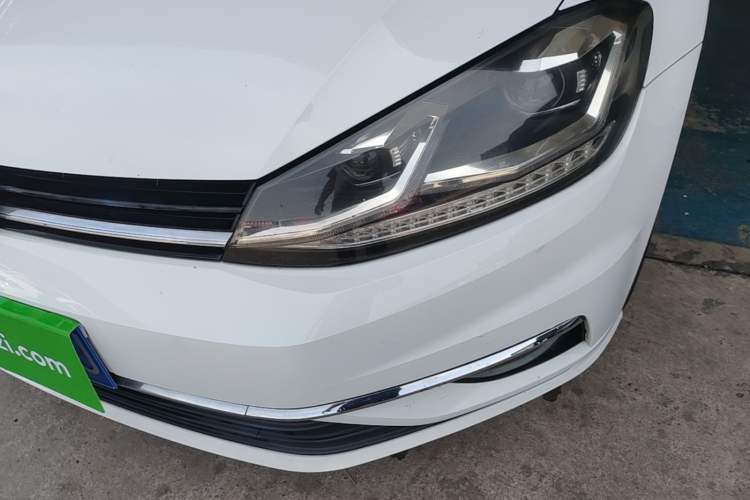 Used Volkswagen Golf 2018 230TSI Automatic Luxury Version Left Front Headlight