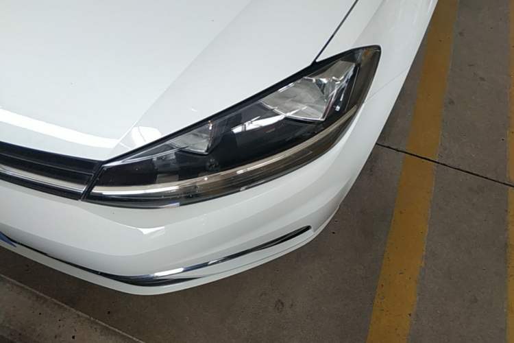 Used Volkswagen Golf 2018 230TSI Automatic Comfort Model Left Front Headlight