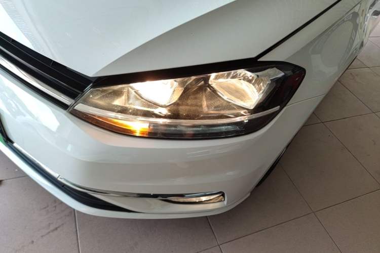 Used Volkswagen Golf 2018 230TSI Automatic Comfort Model Left Front Headlight