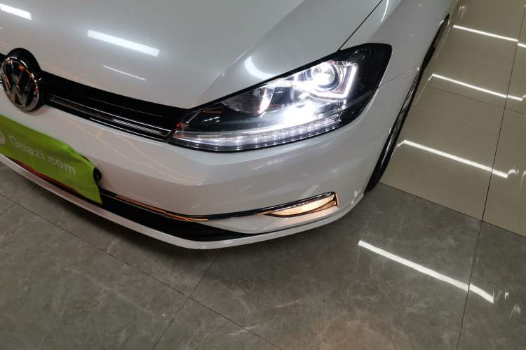Used Volkswagen Golf 2018 230TSI Automatic Comfort Model Left Front Headlight