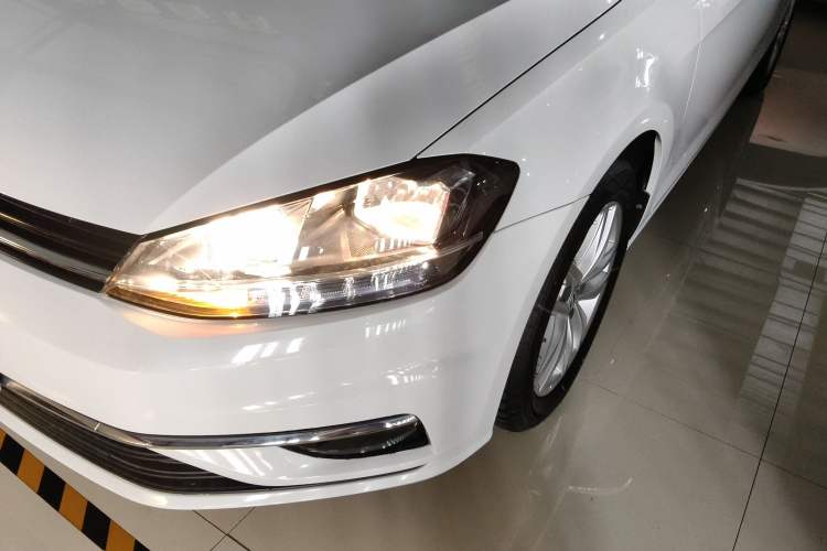 Used Volkswagen Golf 2018 1.6L Automatic Comfort Model Left Front Headlight