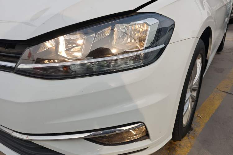 Used Volkswagen Golf 2018 230TSI Automatic Comfort Model Left Front Headlight