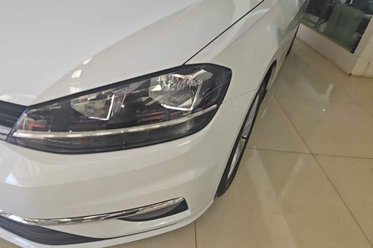 Used Volkswagen Golf 2018 1.6L Automatic Comfort Model Left Front Headlight