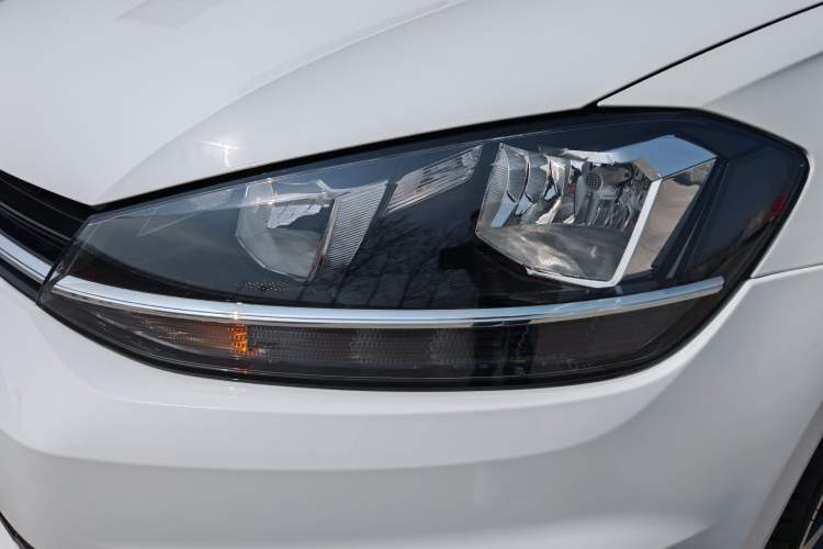 Used Volkswagen Golf 2018 230TSI Automatic Luxury Version Left Front Headlight