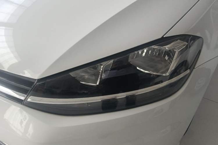 Used Volkswagen Golf 2018 230TSI Automatic Comfort Model Left Front Headlight