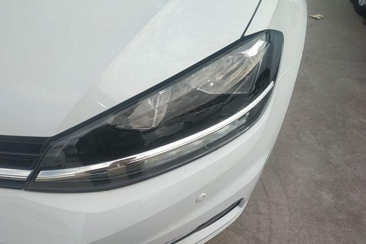 Used Volkswagen Golf 2018 230TSI Automatic Comfort Model Left Front Headlight
