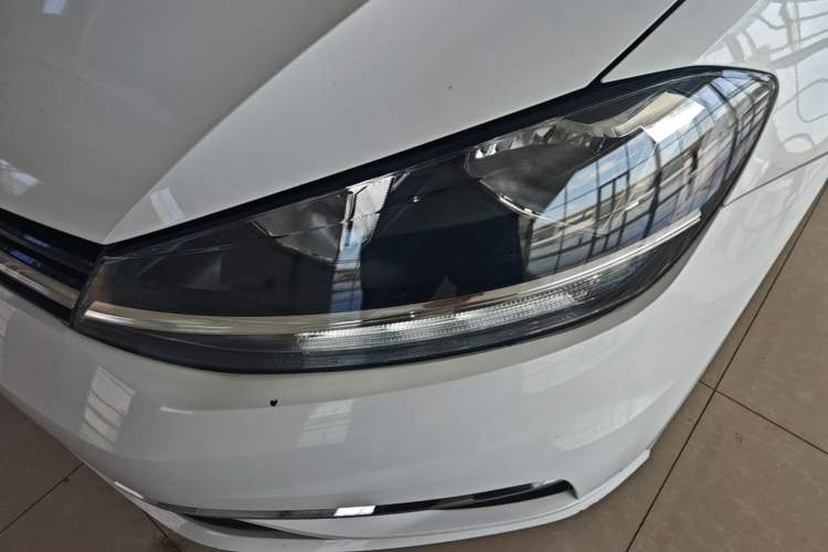 Used Volkswagen Golf 2018 230TSI Automatic Comfort Model Left Front Headlight
