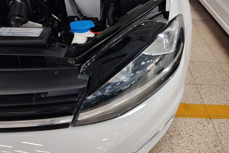 Used Volkswagen Golf 2018 1.6L Automatic Comfort Model Left Front Headlight