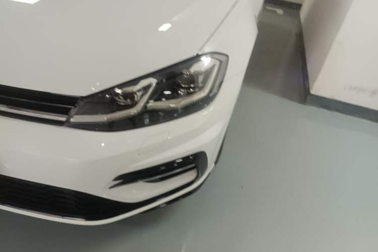 Used Volkswagen Golf 2018 280TSI Automatic R-Line Model Left Front Headlight