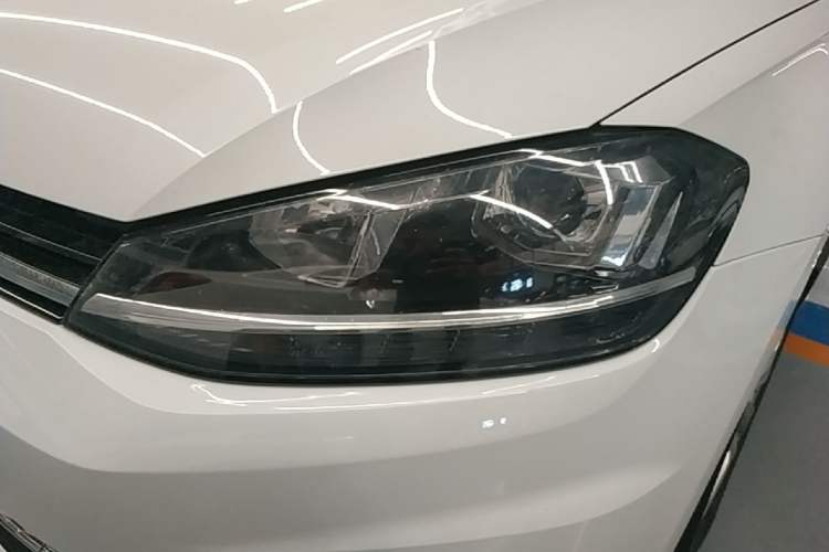 Used Volkswagen Golf 2018 230TSI Automatic Comfort Model Left Front Headlight