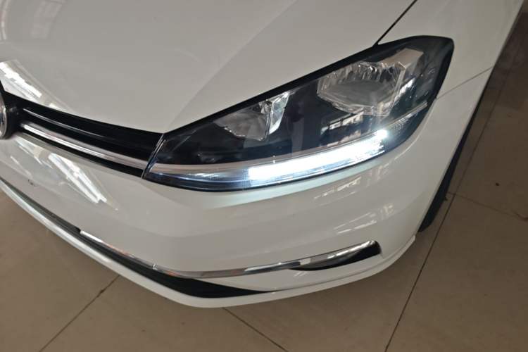 Used Volkswagen Golf 2018 230TSI Automatic Comfort Model Left Front Headlight