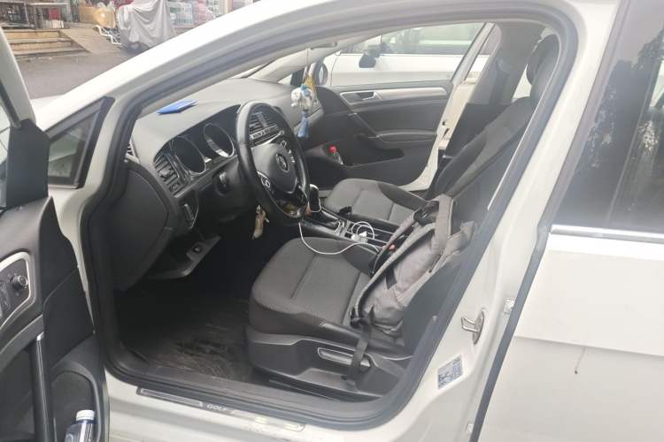 Used Volkswagen Golf 2018 230TSI Automatic Comfort Model Left Front Seat