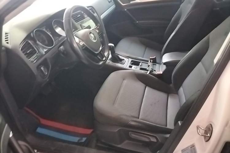 Used Volkswagen Golf 2018 1.6L Automatic Comfort Model Left Front Seat