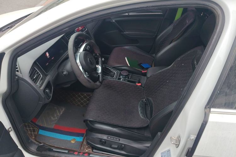 Used Volkswagen Golf 2018 230TSI Automatic Luxury Version Left Front Seat