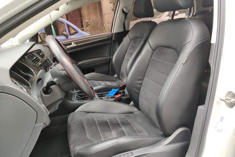 Used Volkswagen Golf 2018 230TSI Automatic Luxury Version Left Front Seat