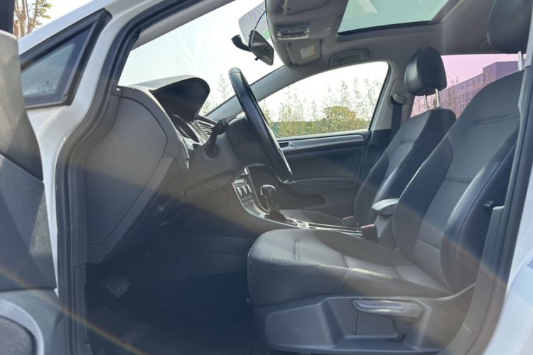 Used Volkswagen Golf 2018 230TSI Automatic Comfort Model Left Front Seat
