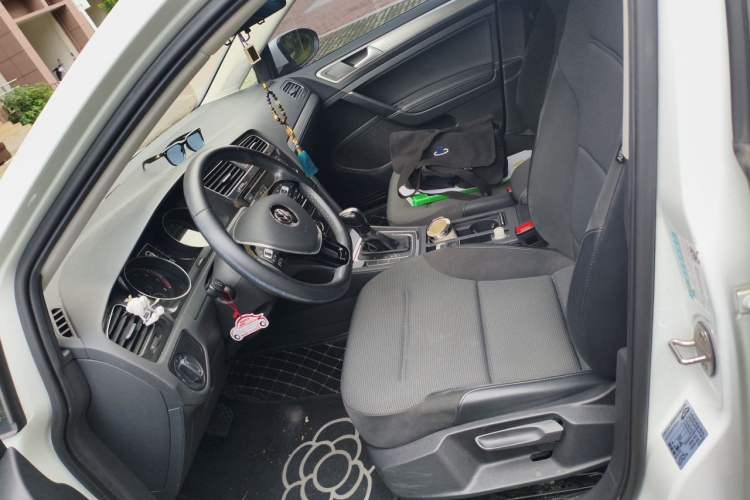Used Volkswagen Golf 2018 1.6L Automatic Comfort Model Left Front Seat