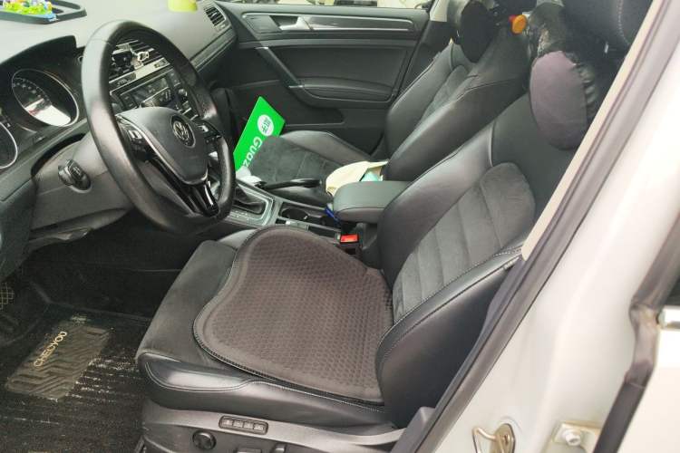 Used Volkswagen Golf 2018 230TSI Automatic Luxury Version Left Front Seat