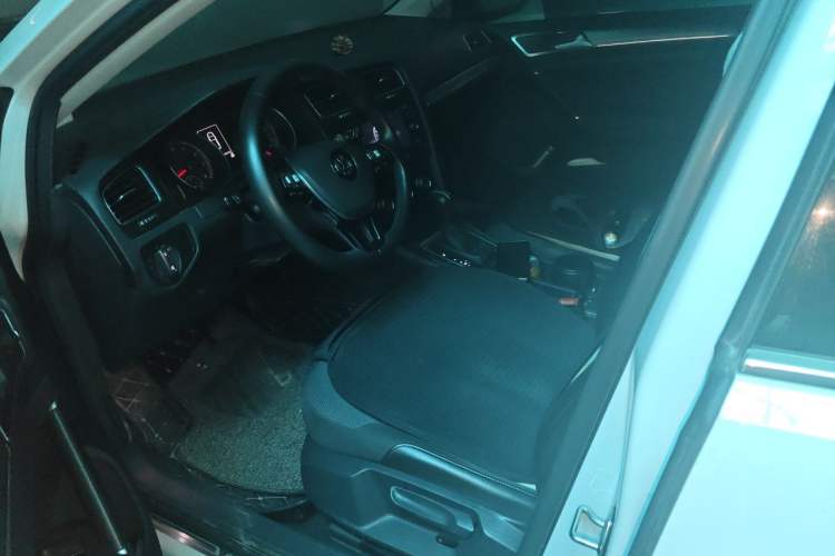 Used Volkswagen Golf 2018 230TSI Automatic Comfort Model Left Front Seat