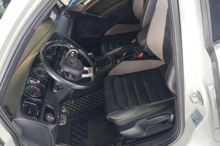 Used Volkswagen Golf 2018 280TSI Automatic R-Line Model Left Front Seat